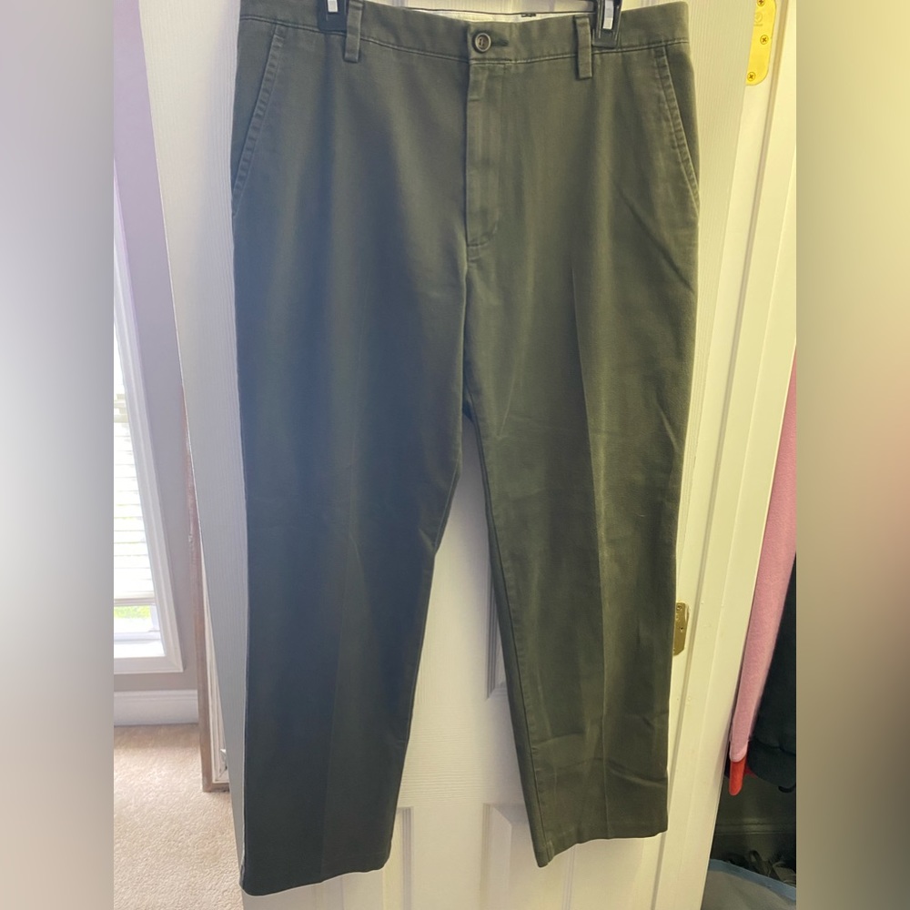 Olive Green Classic Fit Dockers Pants 33x32